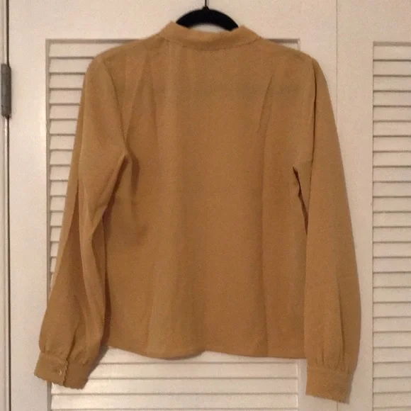 Simple Retro button down top - Picture 3 of 3